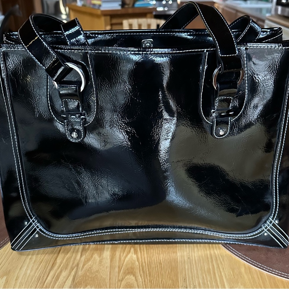 LIZ CLAIBORNE TOTE